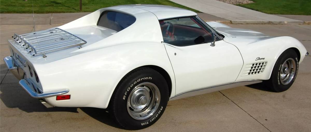 Chevrolet-Corvette-coupe-1972-red-4