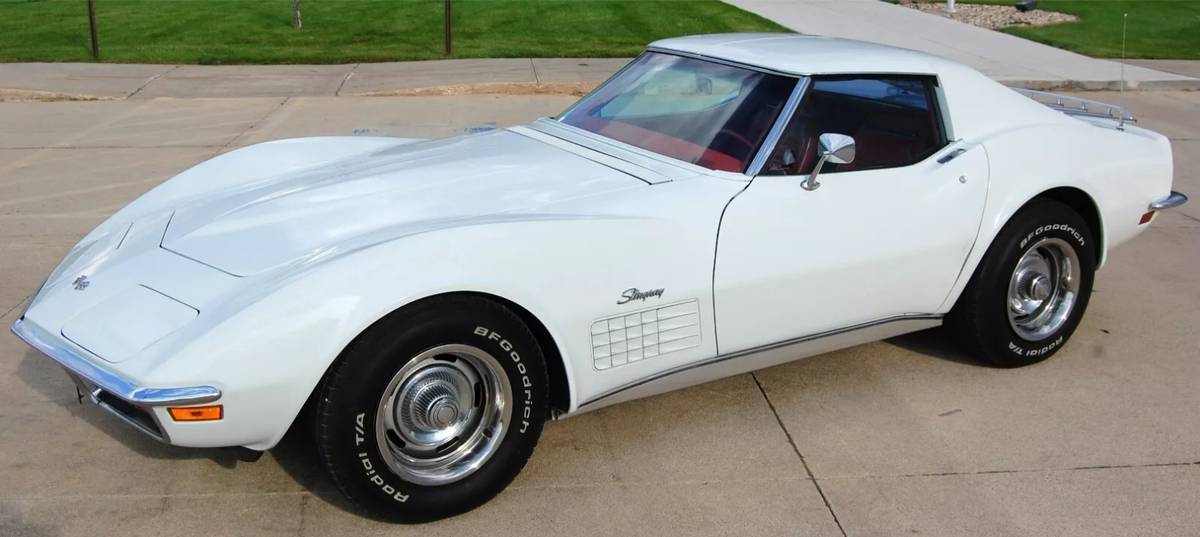 Chevrolet Corvette coupe  1972 red