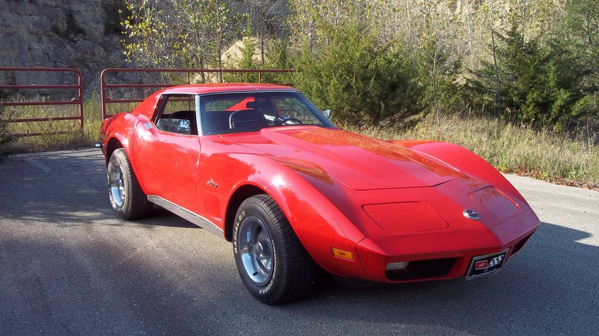 Chevrolet-Corvette-coupe-1973-red