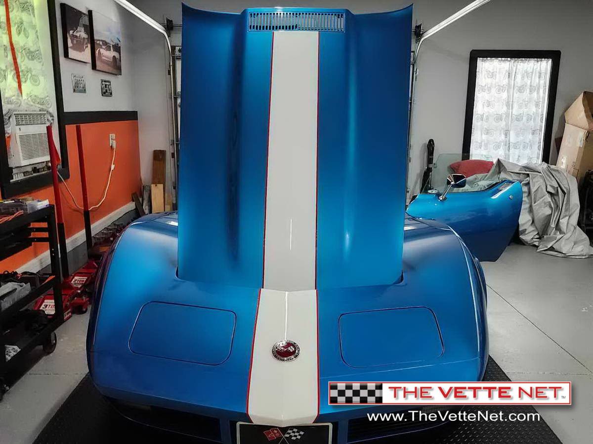 Chevrolet-Corvette-coupe-1974-1
