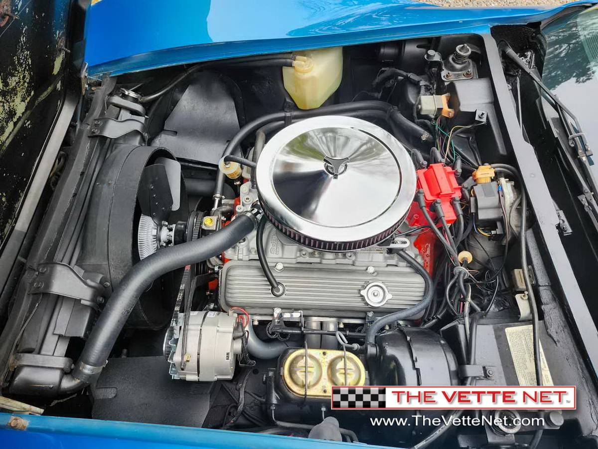 Chevrolet-Corvette-coupe-1974-10