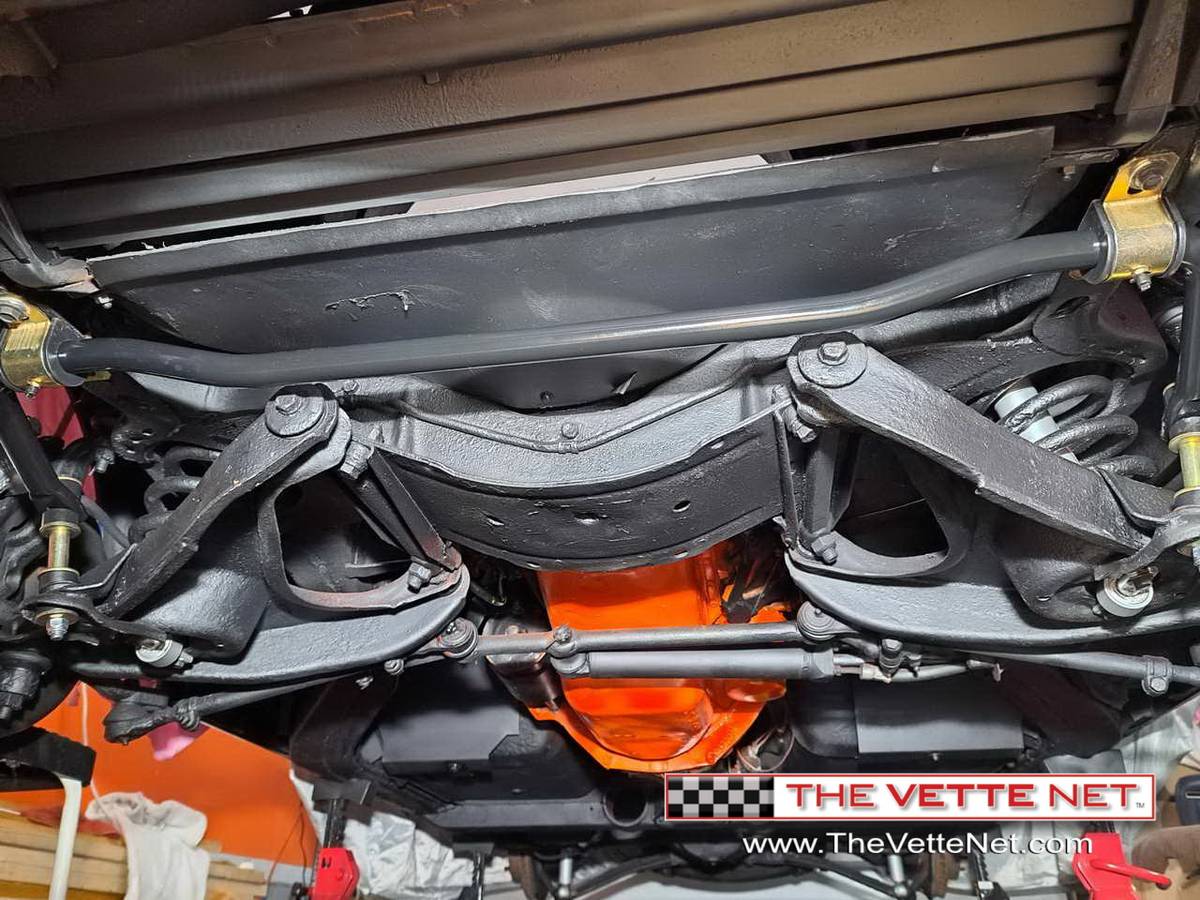 Chevrolet-Corvette-coupe-1974-18