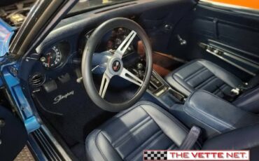Chevrolet-Corvette-coupe-1974-3