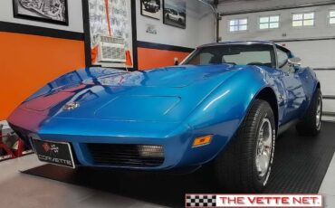 Chevrolet-Corvette-coupe-1974