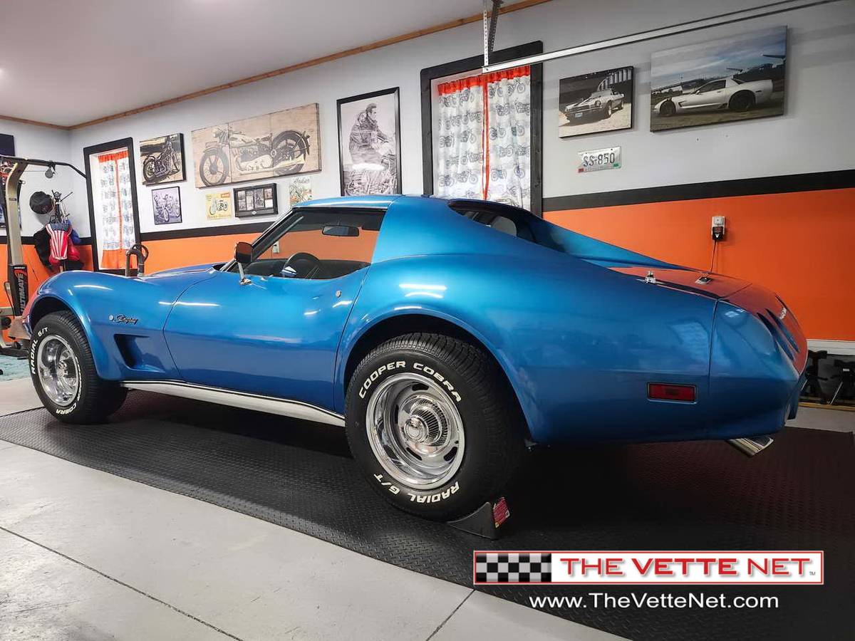 Chevrolet-Corvette-coupe-1974-7