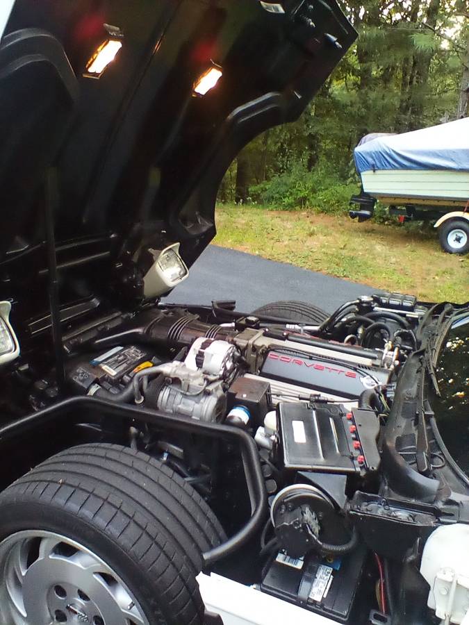 Chevrolet-Corvette-coupe-1992-white-10