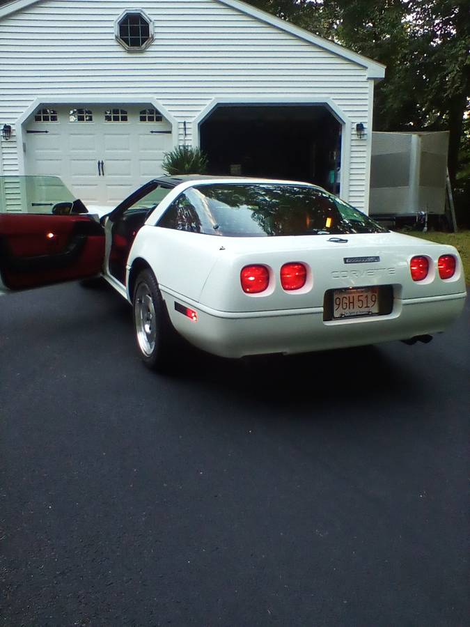 Chevrolet-Corvette-coupe-1992-white-5