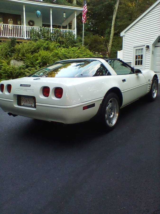 Chevrolet-Corvette-coupe-1992-white-8