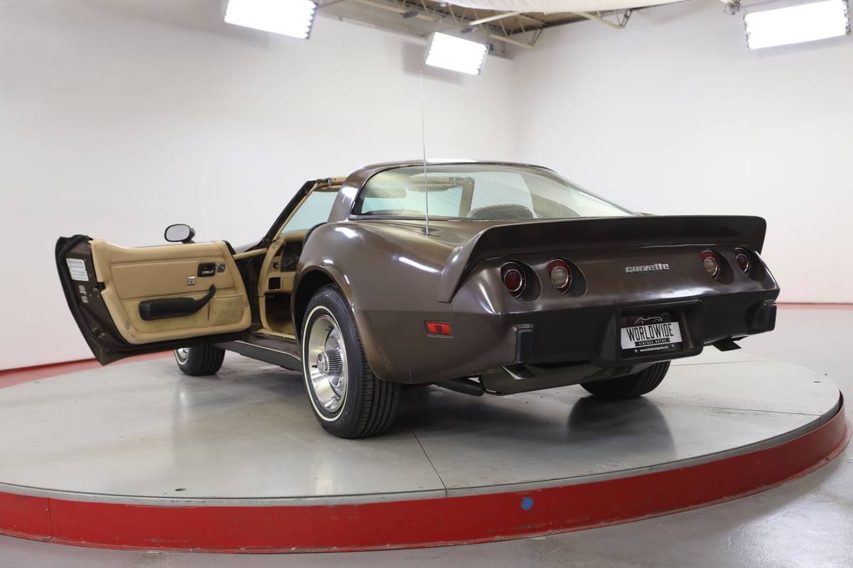 Chevrolet-Corvette-l82-1979-brown-11