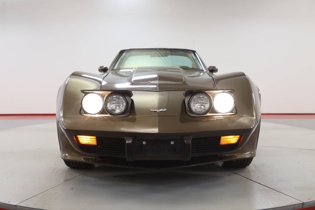 Chevrolet-Corvette-l82-1979-brown-13