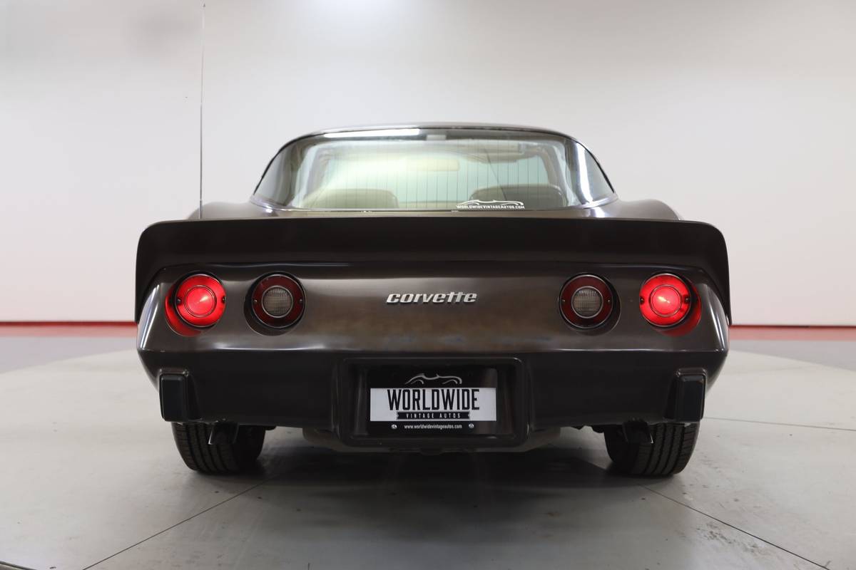 Chevrolet-Corvette-l82-1979-brown-14