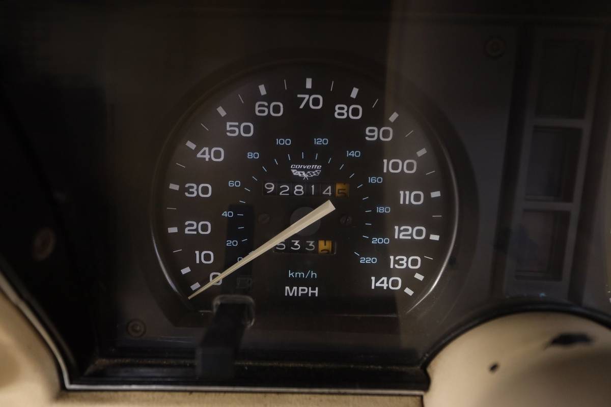 Chevrolet-Corvette-l82-1979-brown-17