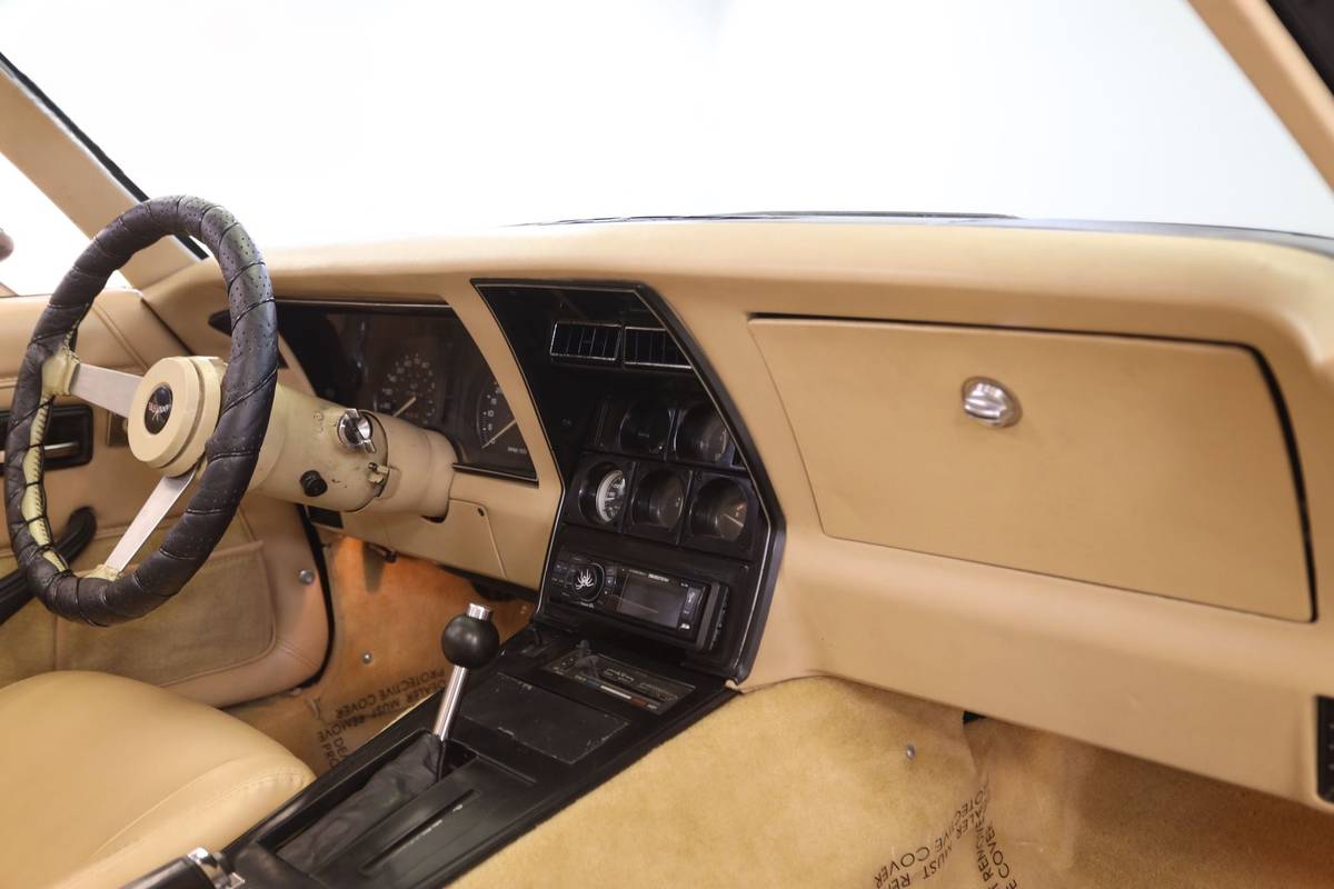 Chevrolet-Corvette-l82-1979-brown-5