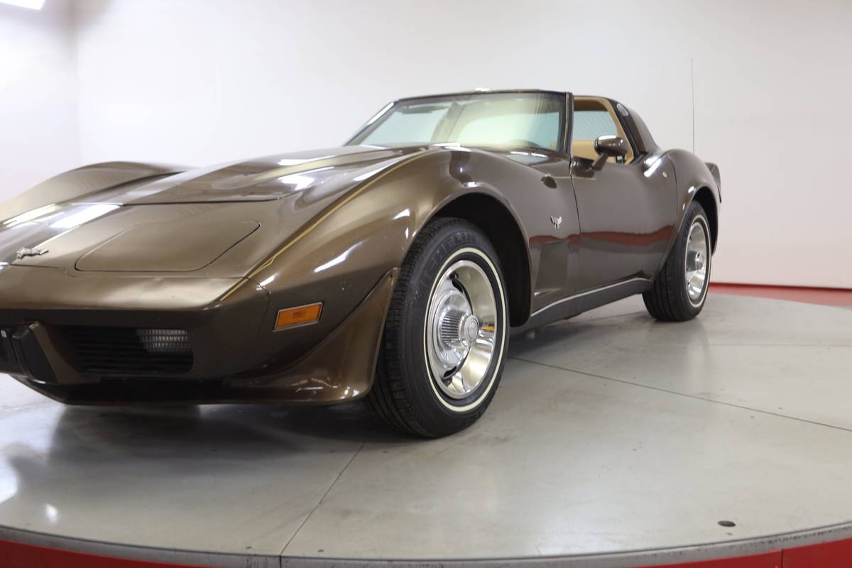 Chevrolet-Corvette-l82-1979-brown-6