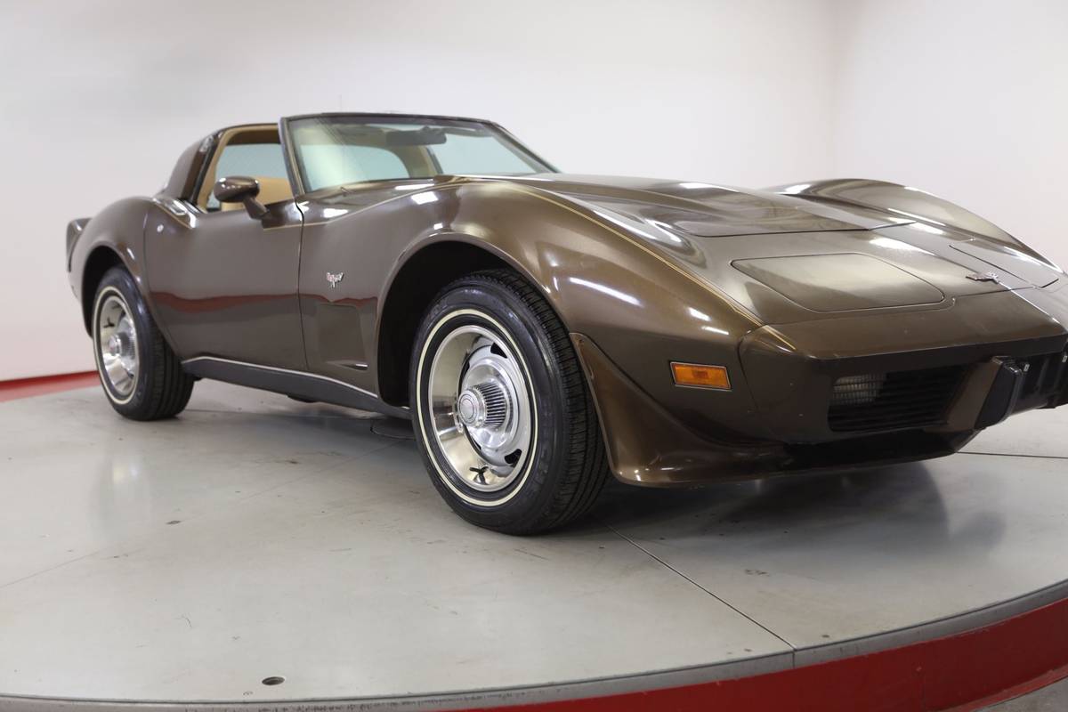 Chevrolet-Corvette-l82-1979-brown-7