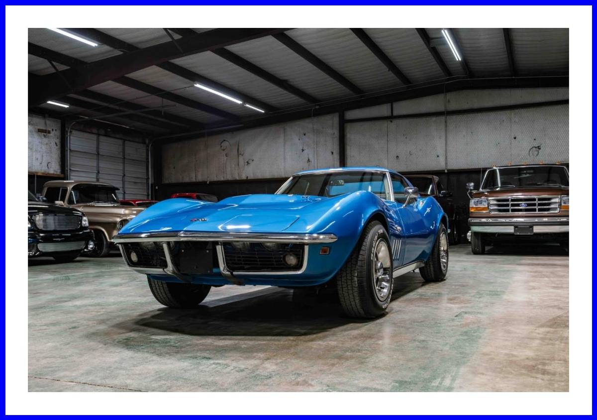 Chevrolet-Corvette-roadster-1969-blue