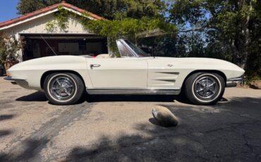 Chevrolet-Corvette-stingray-1963-white-1