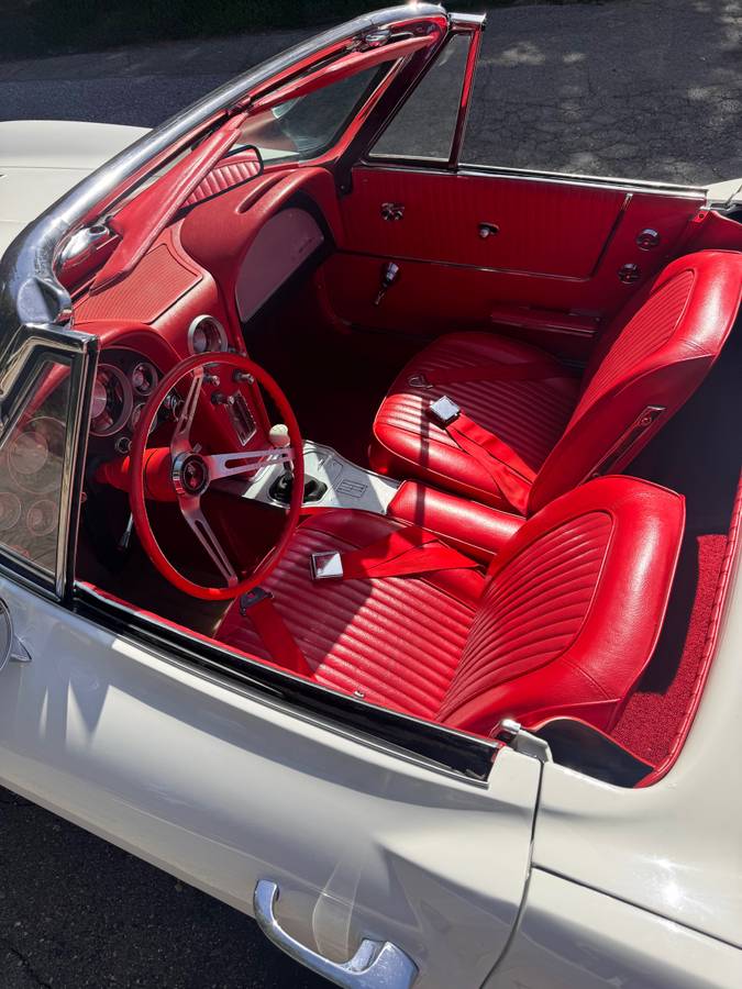 Chevrolet-Corvette-stingray-1963-white-11
