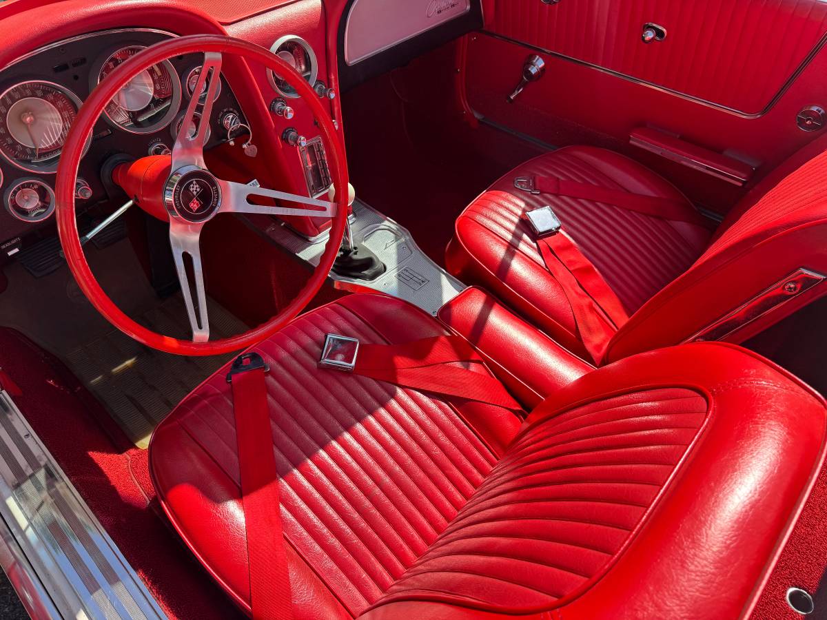 Chevrolet-Corvette-stingray-1963-white-15