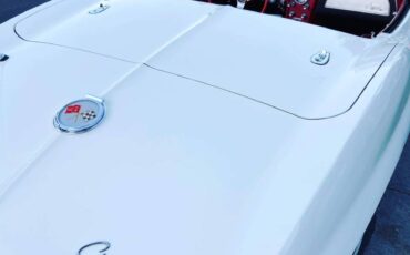 Chevrolet-Corvette-stingray-1963-white-18