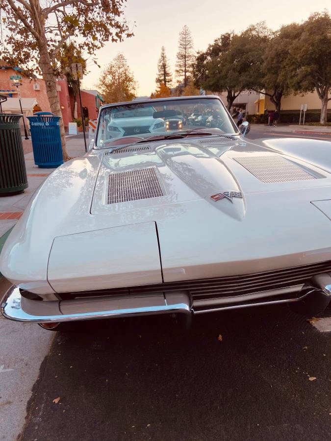 Chevrolet-Corvette-stingray-1963-white-19