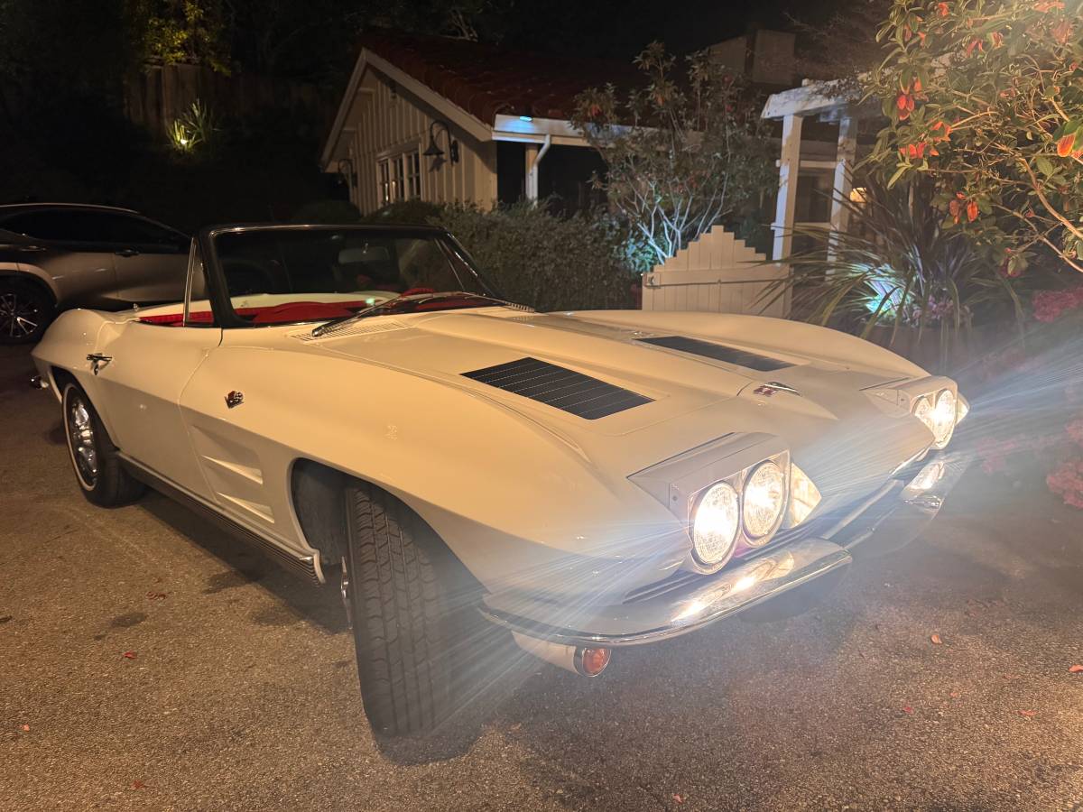 Chevrolet-Corvette-stingray-1963-white-21