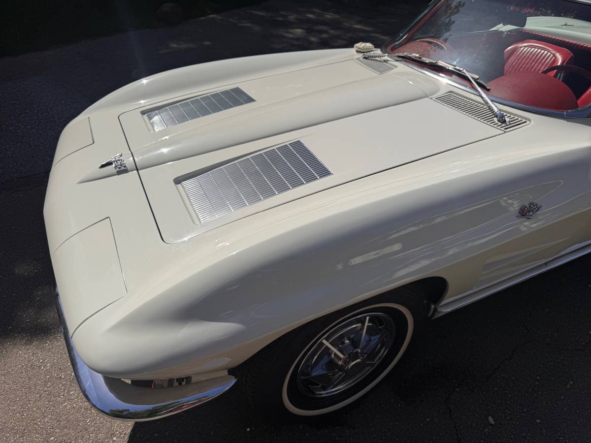 Chevrolet-Corvette-stingray-1963-white-4