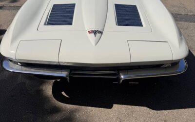 Chevrolet Corvette stingray  1963 white