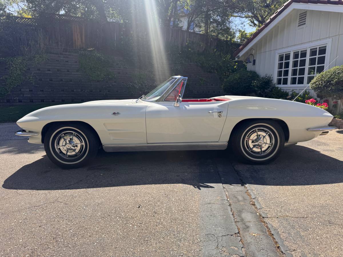 Chevrolet-Corvette-stingray-1963-white-5
