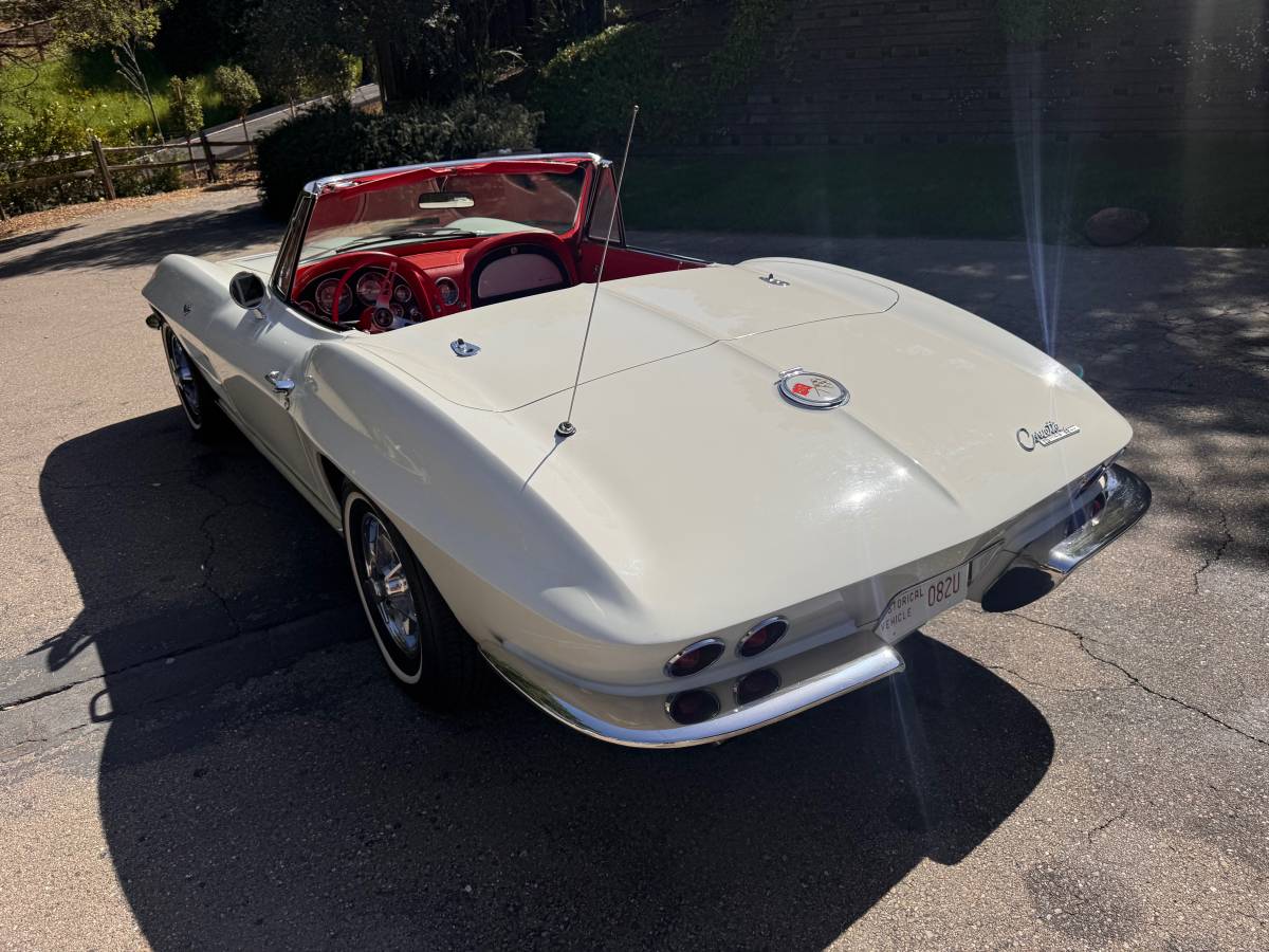 Chevrolet-Corvette-stingray-1963-white-8