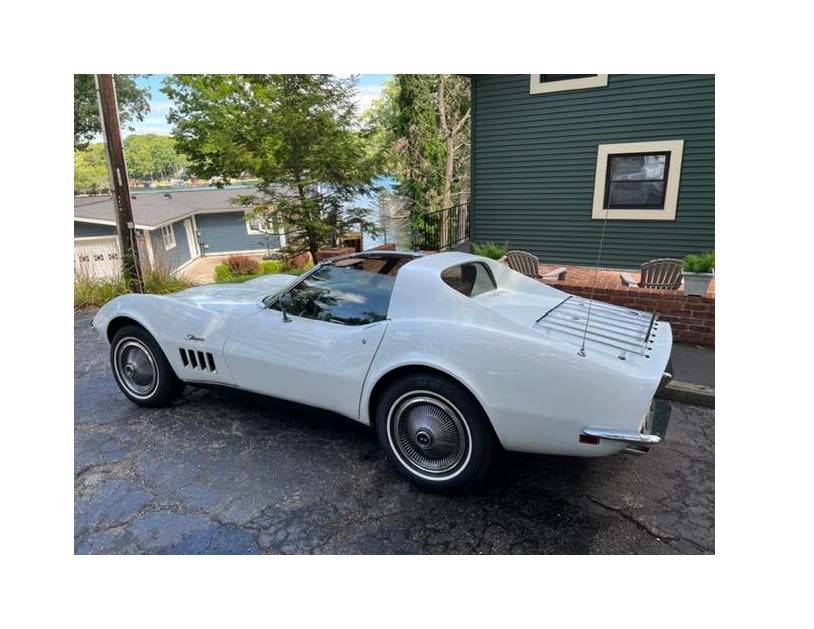 Chevrolet Corvette stingray  1969 white
