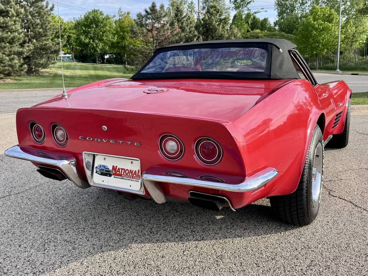 Chevrolet-Corvette-stingray-1972-3