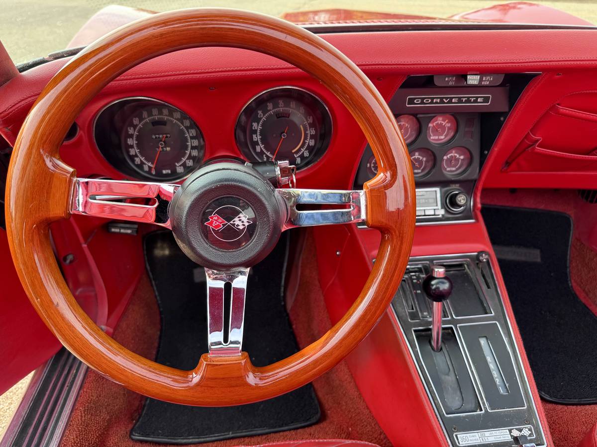 Chevrolet-Corvette-stingray-1972-5