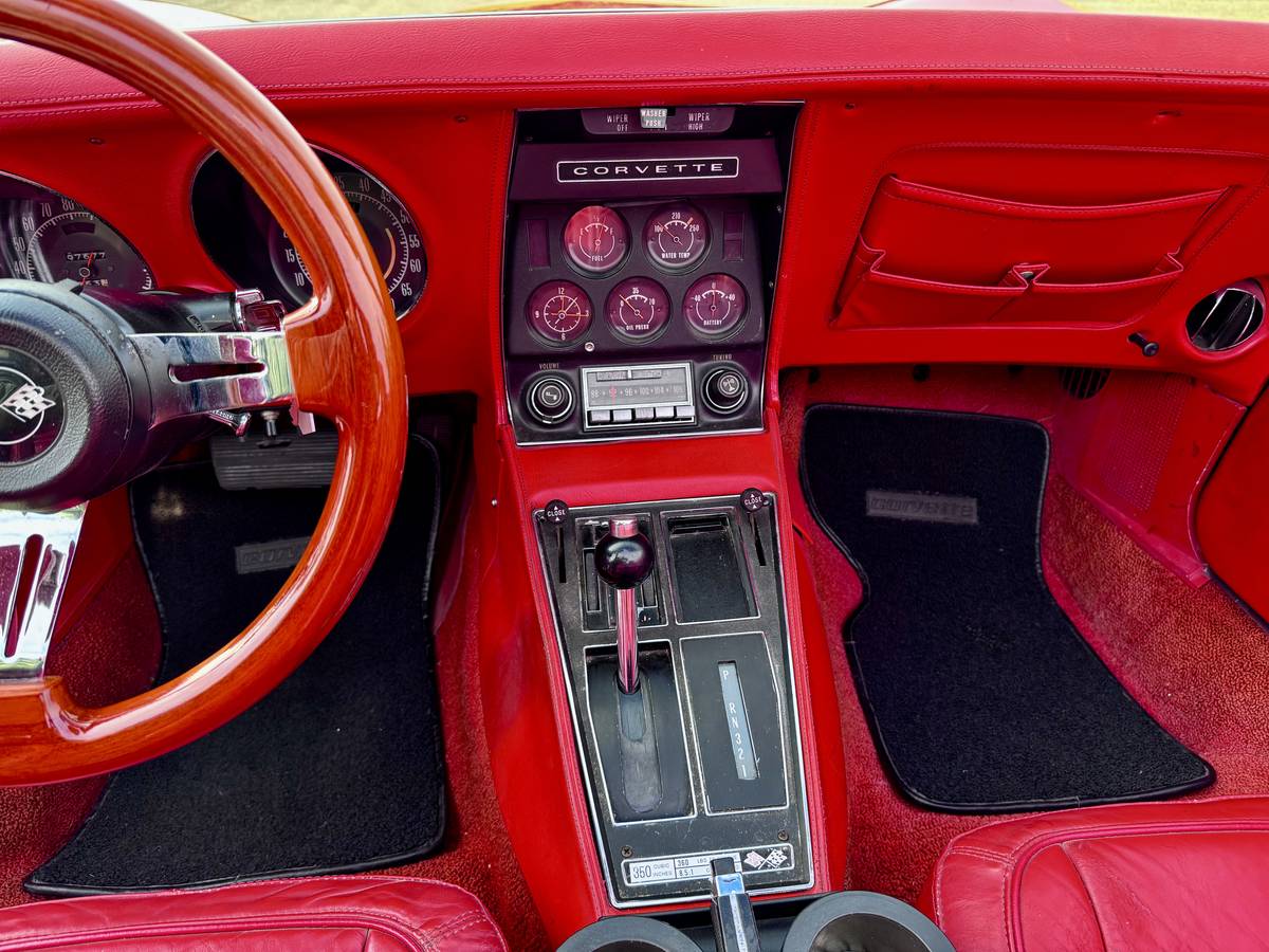 Chevrolet-Corvette-stingray-1972-6