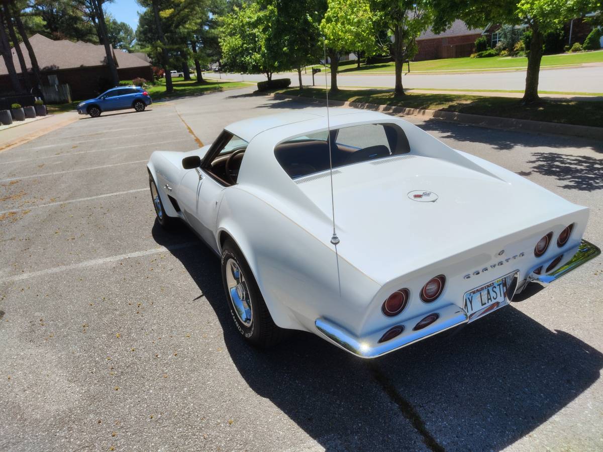 Chevrolet-Corvette-stingray-1973-white-2