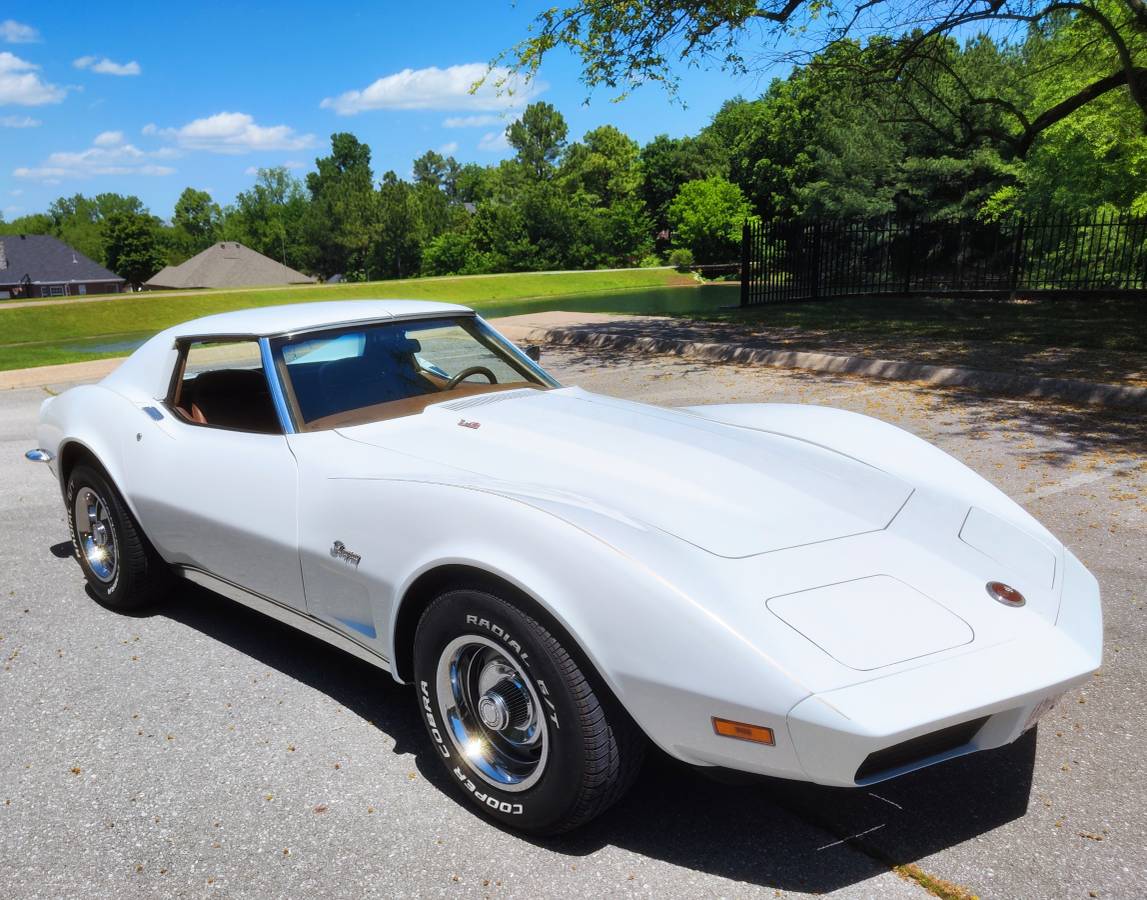 Chevrolet-Corvette-stingray-1973-white-4