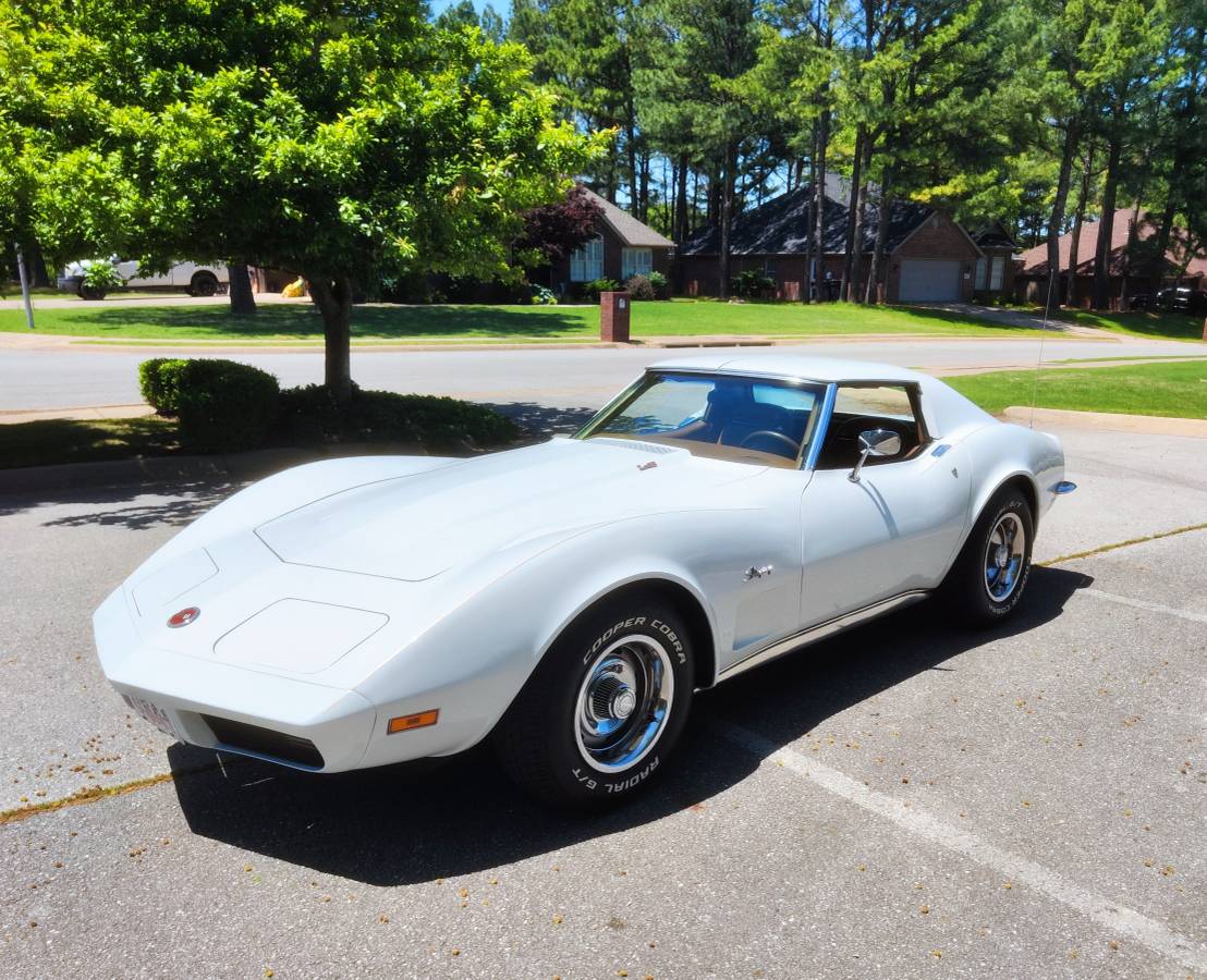Chevrolet-Corvette-stingray-1973-white-5