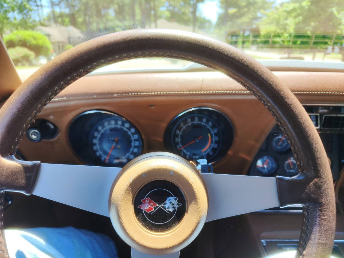 Chevrolet-Corvette-stingray-1973-white-6