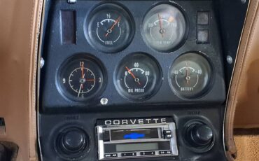 Chevrolet-Corvette-stingray-1974-white-13