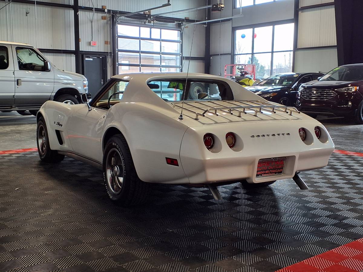 Chevrolet-Corvette-stingray-1974-white-3