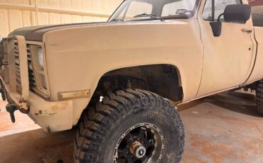 Chevrolet-D30-cucv-military-diesel-1985-custom-1