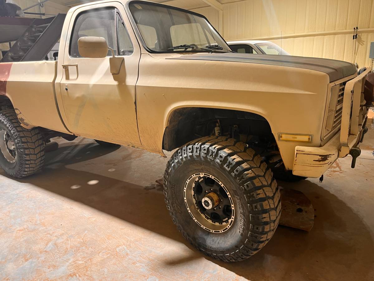 Chevrolet-D30-cucv-military-diesel-1985-custom-3