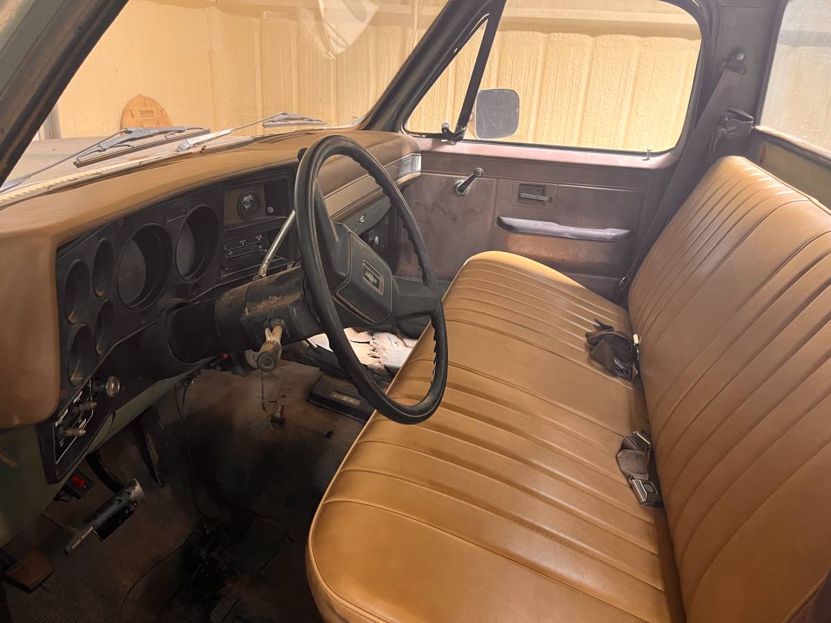 Chevrolet-D30-cucv-military-diesel-1985-custom