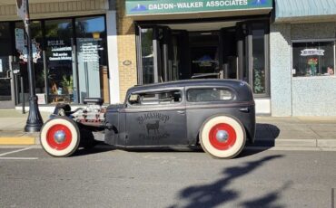 Chevrolet-Deluxe-1935-Coupe-1