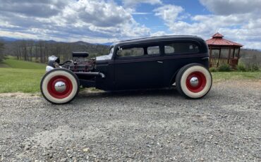 Chevrolet-Deluxe-1935-Coupe-2