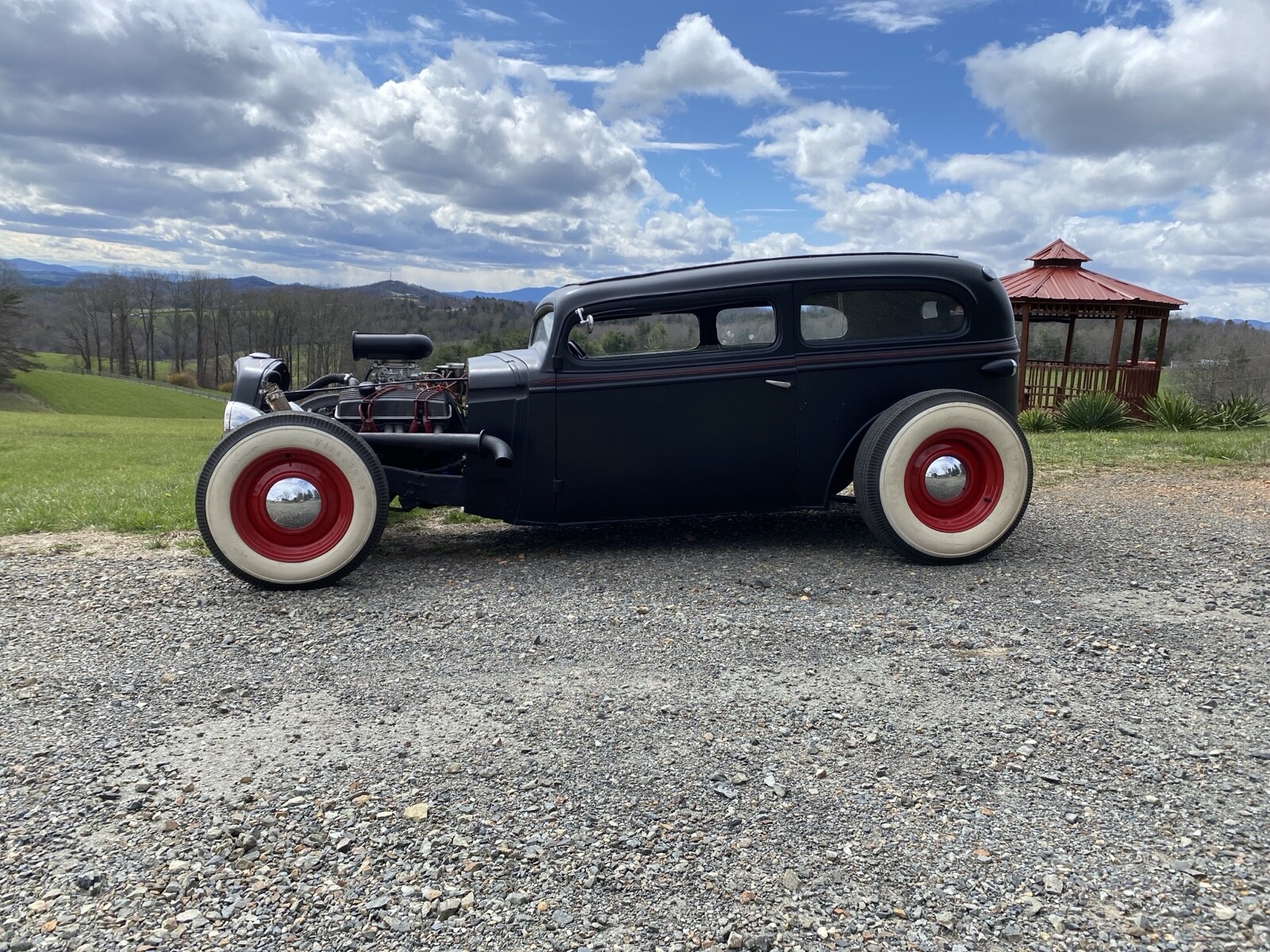 Chevrolet-Deluxe-1935-Coupe-2