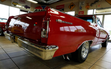 Chevrolet-El-Camino-1964-Classic-Car-17