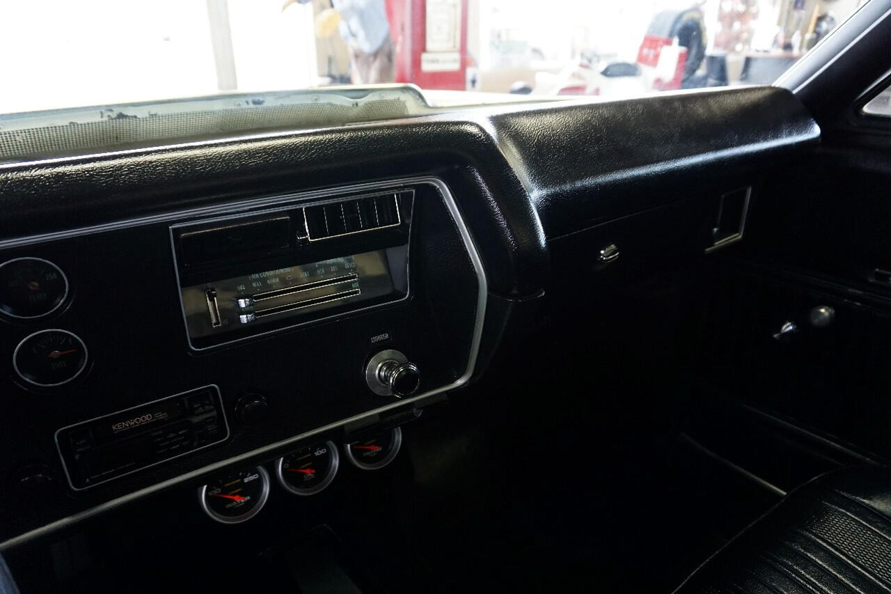 Chevrolet-El-Camino-1970-Classic-Car-26
