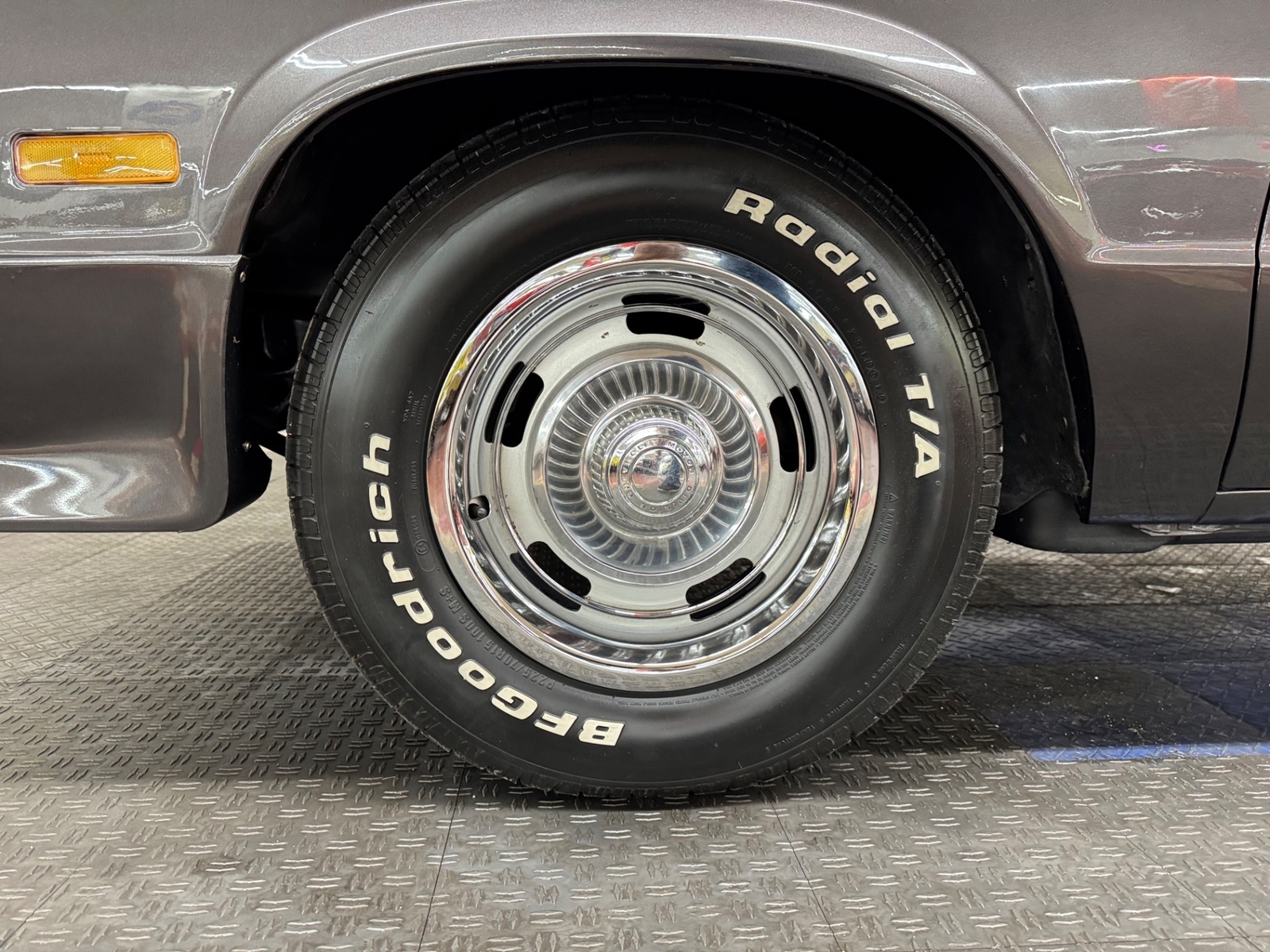 Chevrolet-El-Camino-1984-Pickup-29