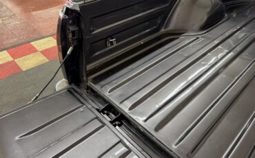 Chevrolet-El-Camino-1984-Pickup-32